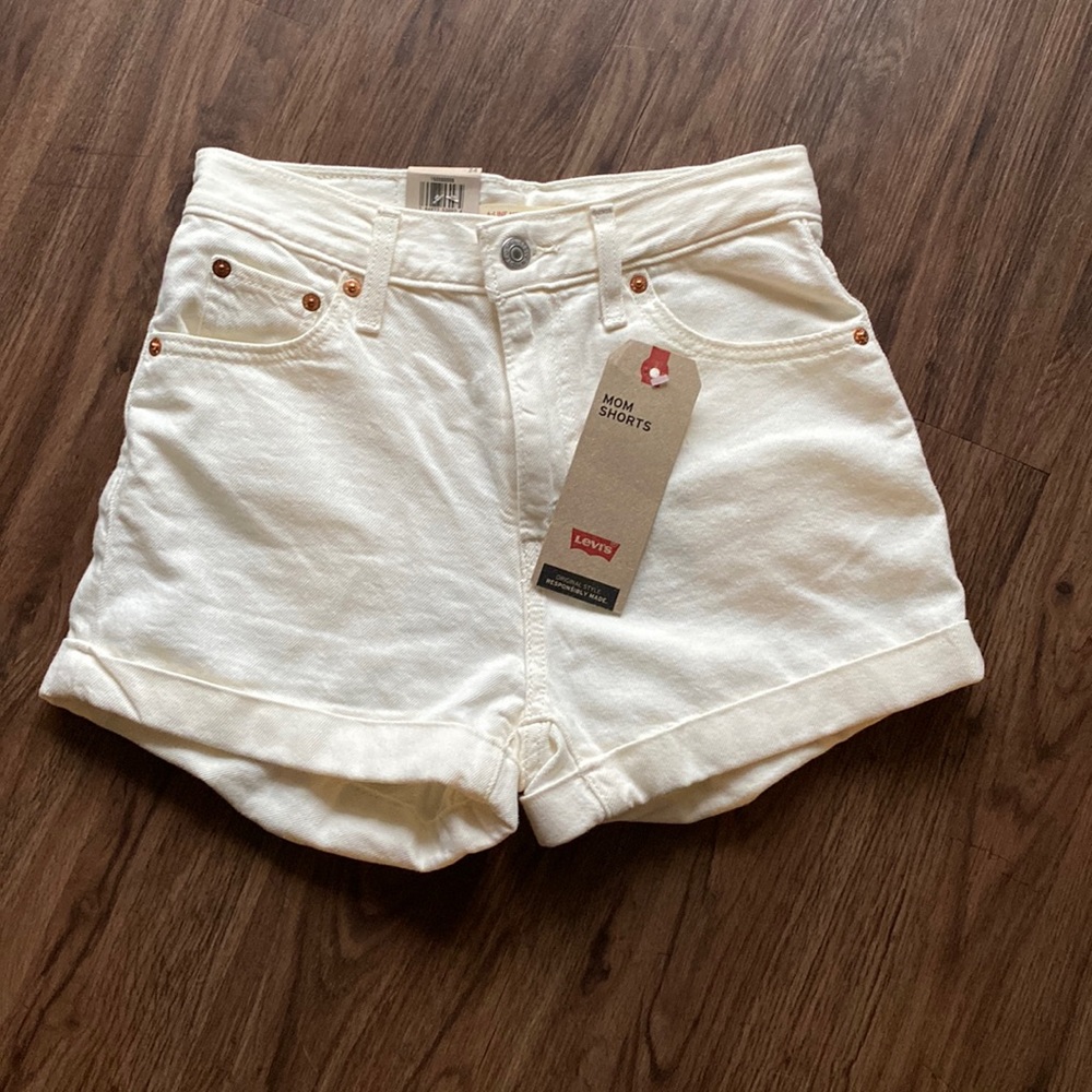 Levi’s Mom Shorts